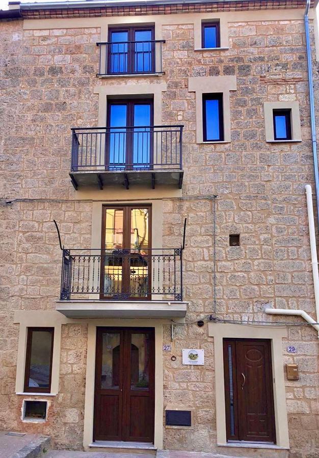 La Casa Del Borgo Bed and Breakfast Petralia Soprana Buitenkant foto